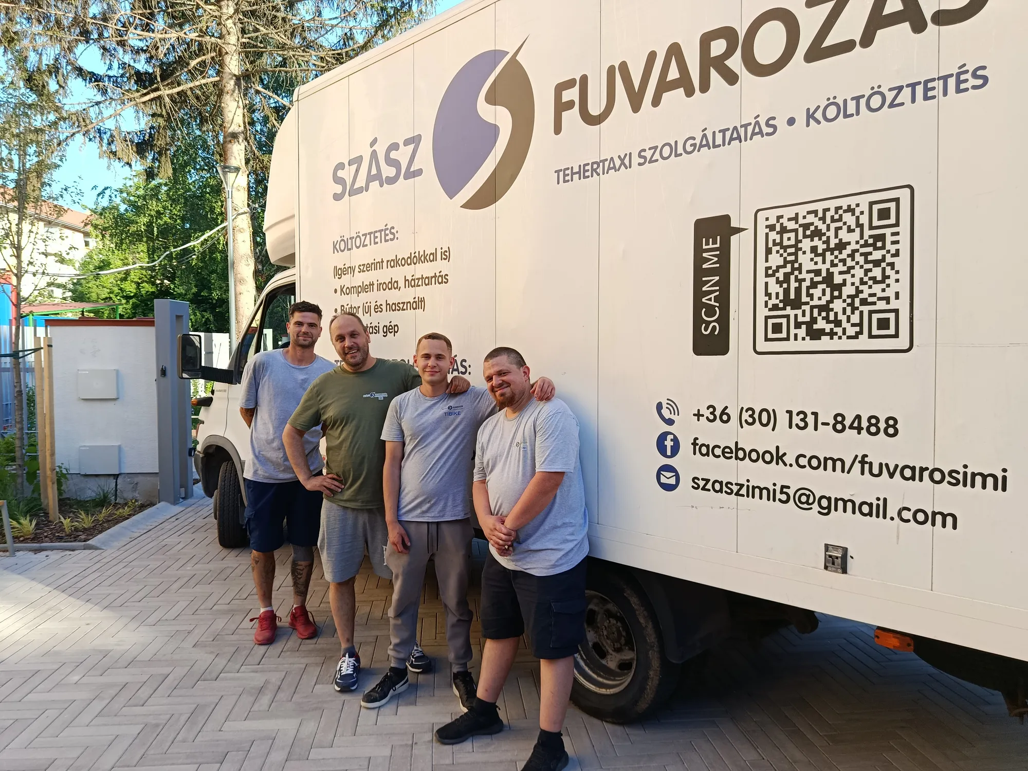 A Szász Fuvarozás költöztető csapata